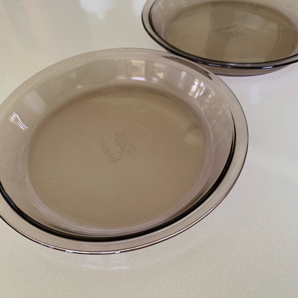 PYREX (2) vintage amber 9 inch pie pans - Picture 2 of 4